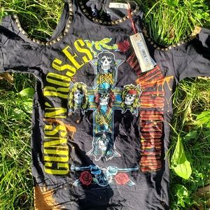 NEW Alice + Olivia Shirt - XS/S - Guns N Roses Edition